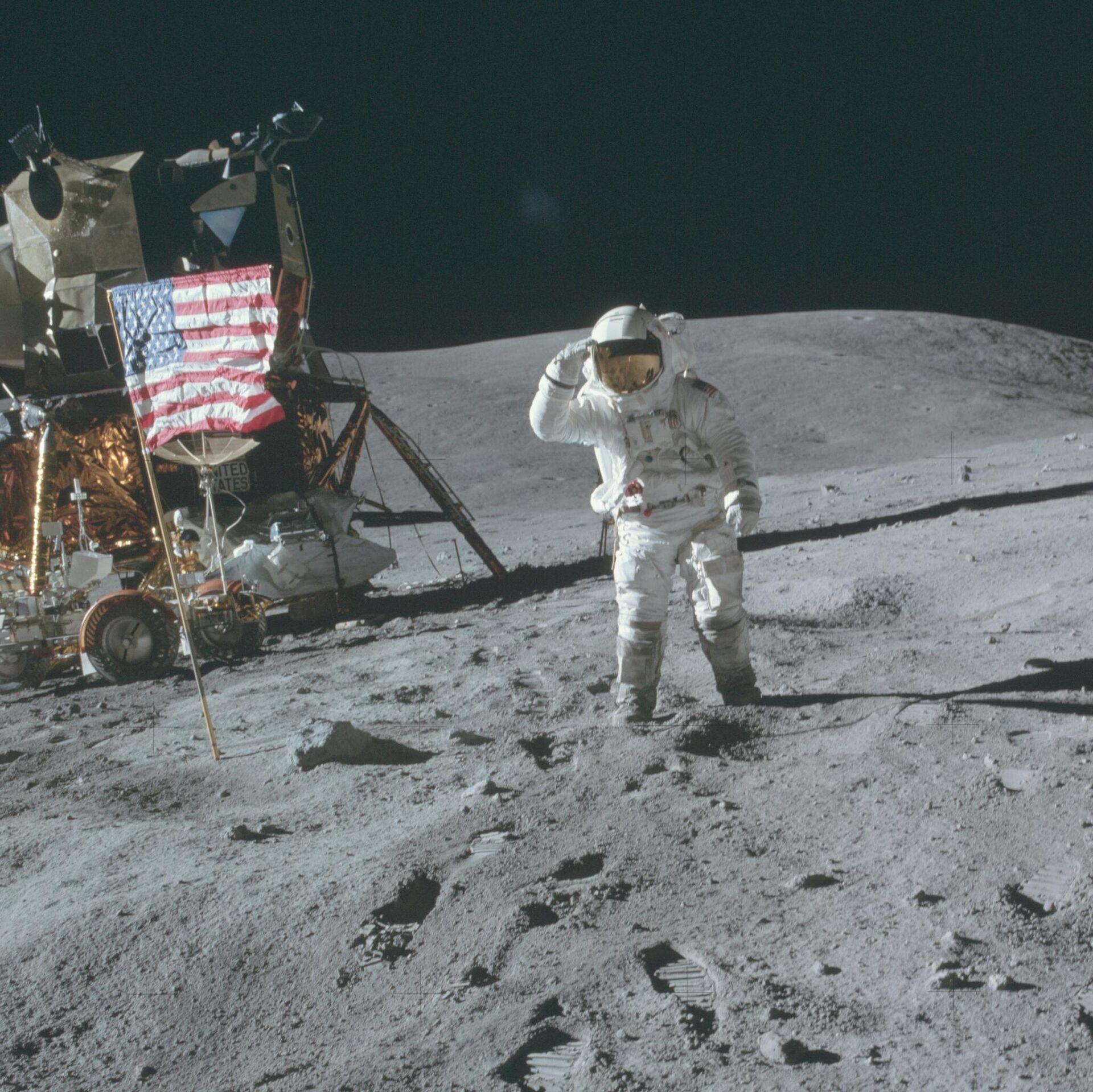 В каком году человек высадился на луну. Миссия Аполлон 11. «Аполлон-16» совершил посадку на поверхность Луны. Аполлон 11 высадка на луну. Аполлон 16 на Луне.