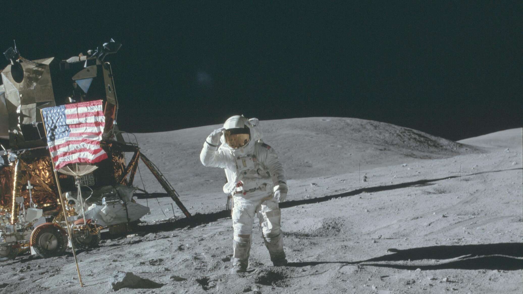Какие страны достигли луны. Миссия Аполлон 11. «Аполлон-16» совершил посадку на поверхность Луны. Аполлон 11 высадка на луну. Аполлон 15.