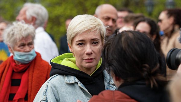Актриса Чулпан Хаматова на митинге в Риге - Sputnik Латвия