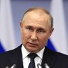 Президент РФ Владимир Путин выступает на встрече с членами Совета законодателей РФ - Sputnik Латвия
