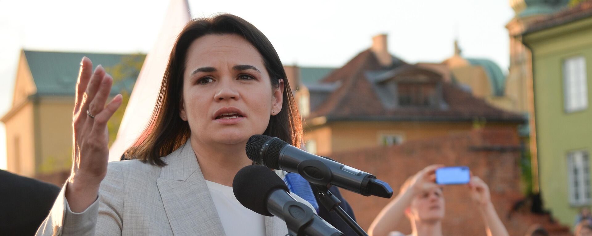 Встреча С. Тихановской с белорусами в Варшаве - Sputnik Латвия, 1920, 07.10.2025