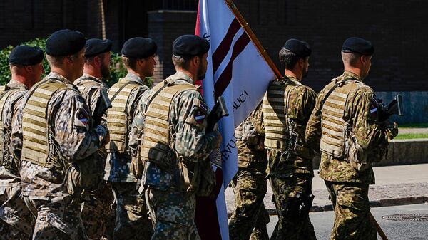 Юбилейный военный парад 1-й Рижской бригады Земессардзе - Sputnik Латвия