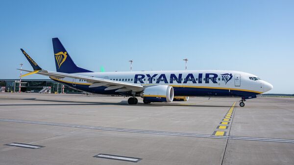 Самолет ирландской авиакомпании Ryanair в международном аэропорту Риги - Sputnik Латвия