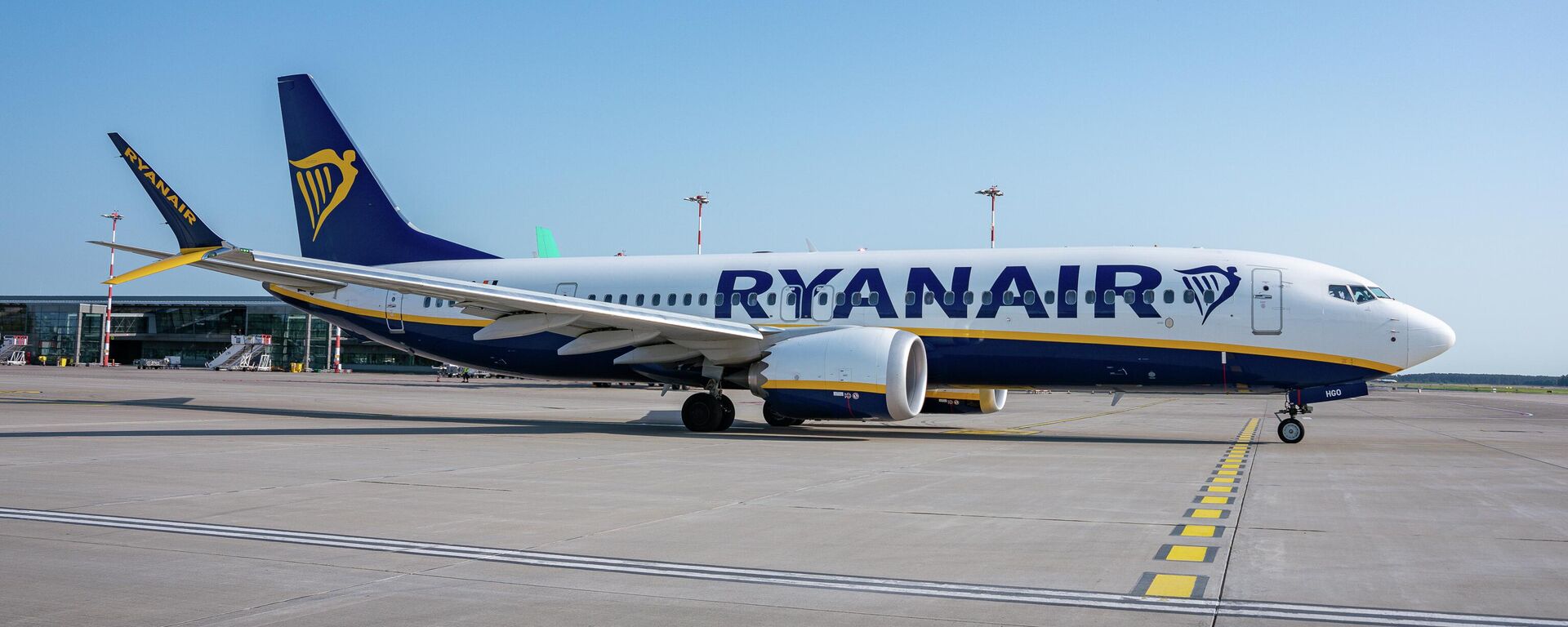 Самолет ирландской авиакомпании Ryanair в международном аэропорту Риги - Sputnik Латвия, 1920, 12.03.2026