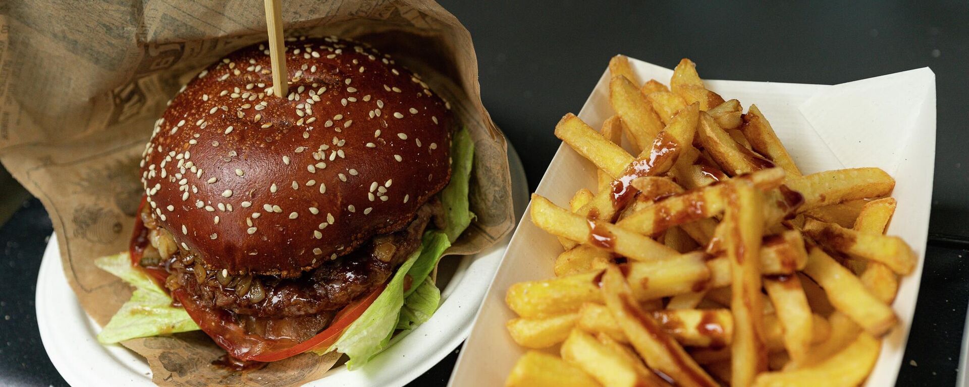 Пятый юбилейный Рижский фестиваль бургеров - Sputnik Латвия, 1920, 15.09.2023