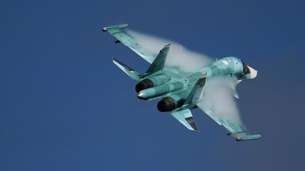 Истребитель-бомбардировщик Су-34 ВКС России - Sputnik Латвия