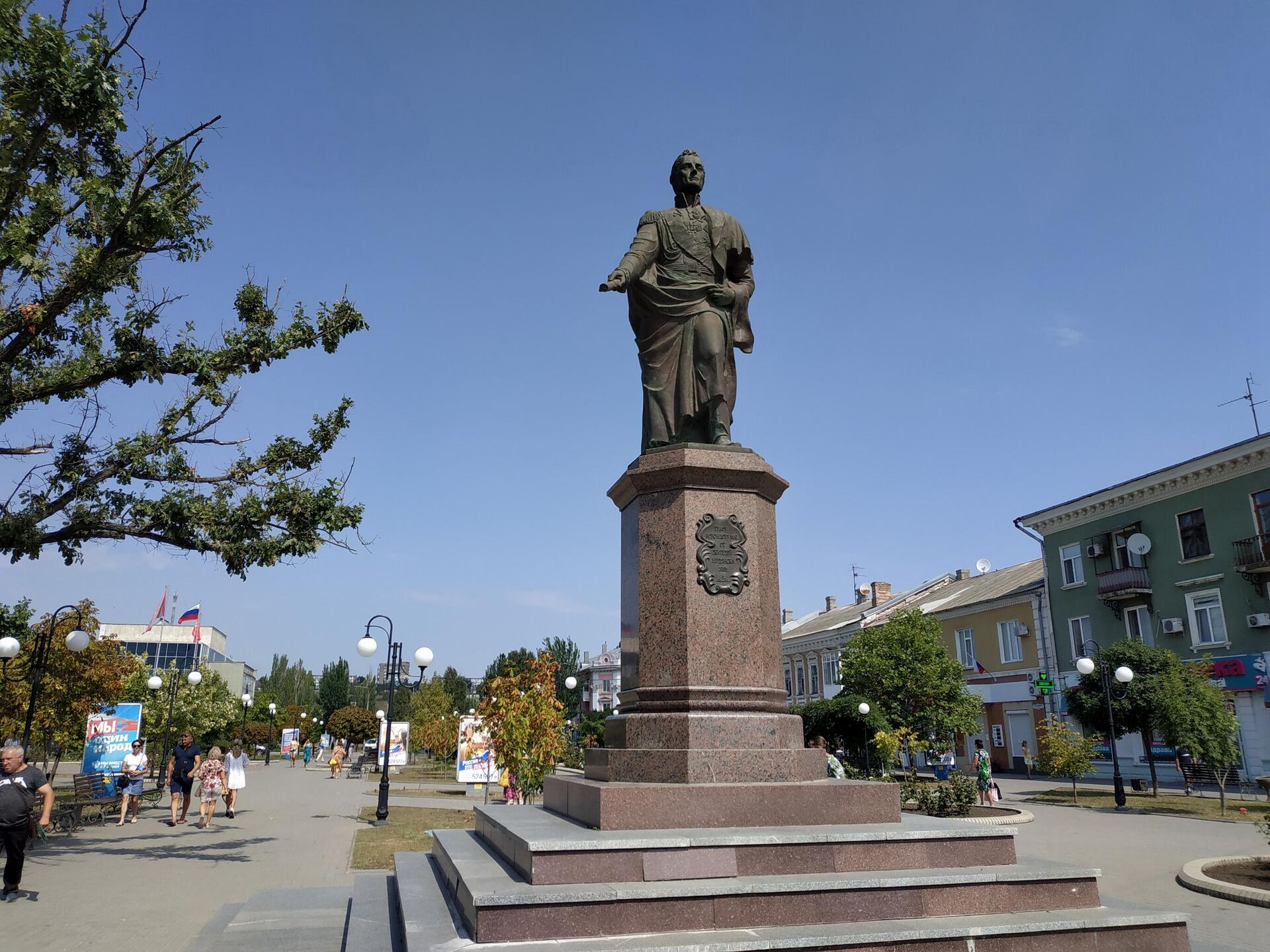 Памятник графу Воронцову, Бердянск, 31 августа 2022 года  - Sputnik Латвия, 1920, 12.09.2022