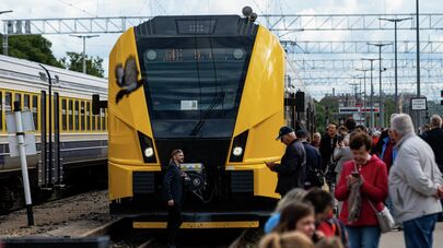 Новый электропоезд производства чешского завода Škoda Vagonka в Риге