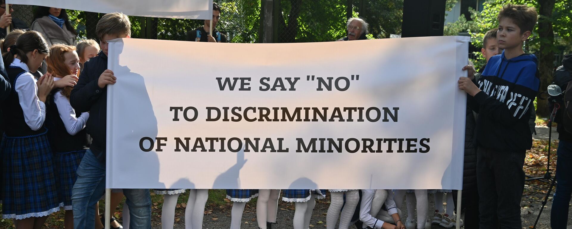 Митинг против реорганизации польских школ в Вильнюсе - Sputnik Латвия, 1920, 06.08.2025