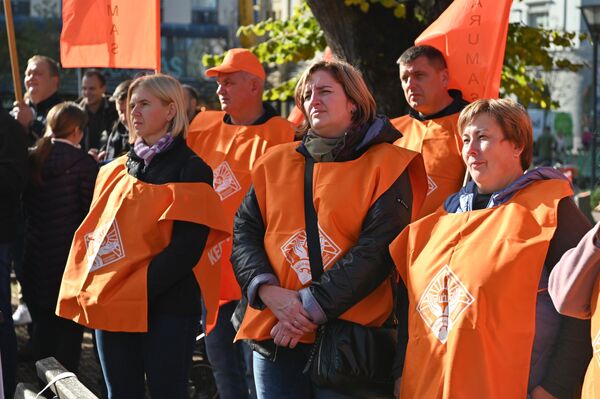 На фото: участники акции протеста профсоюзов &quot;Солидарность&quot;. - Sputnik Латвия