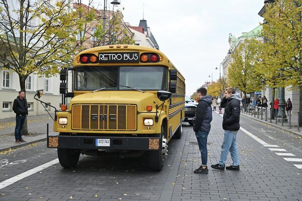 На выставку привезли даже знаменитый американский школьный автобус Blue Bird. - Sputnik Латвия