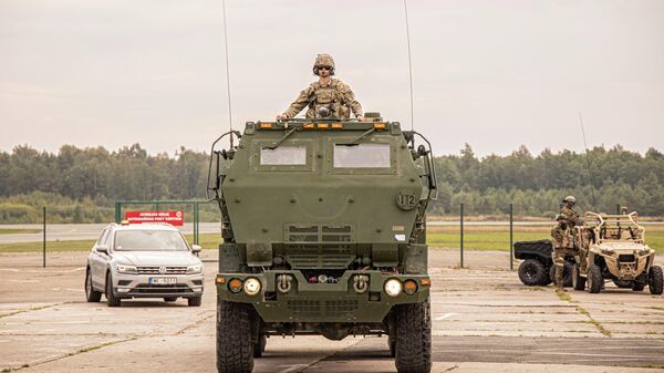 РСЗО HIMARS производства США - Sputnik Латвия