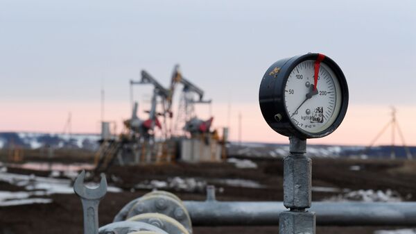 Работа нефтяных станков-качалок - Sputnik Латвия