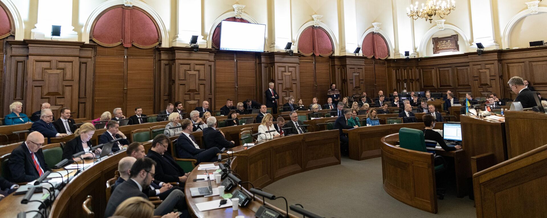 Заседание Сейма Латвии, посвященное утверждению нового состава правительства, 14 декабря 2022 года - Sputnik Латвия, 1920, 16.04.2025
