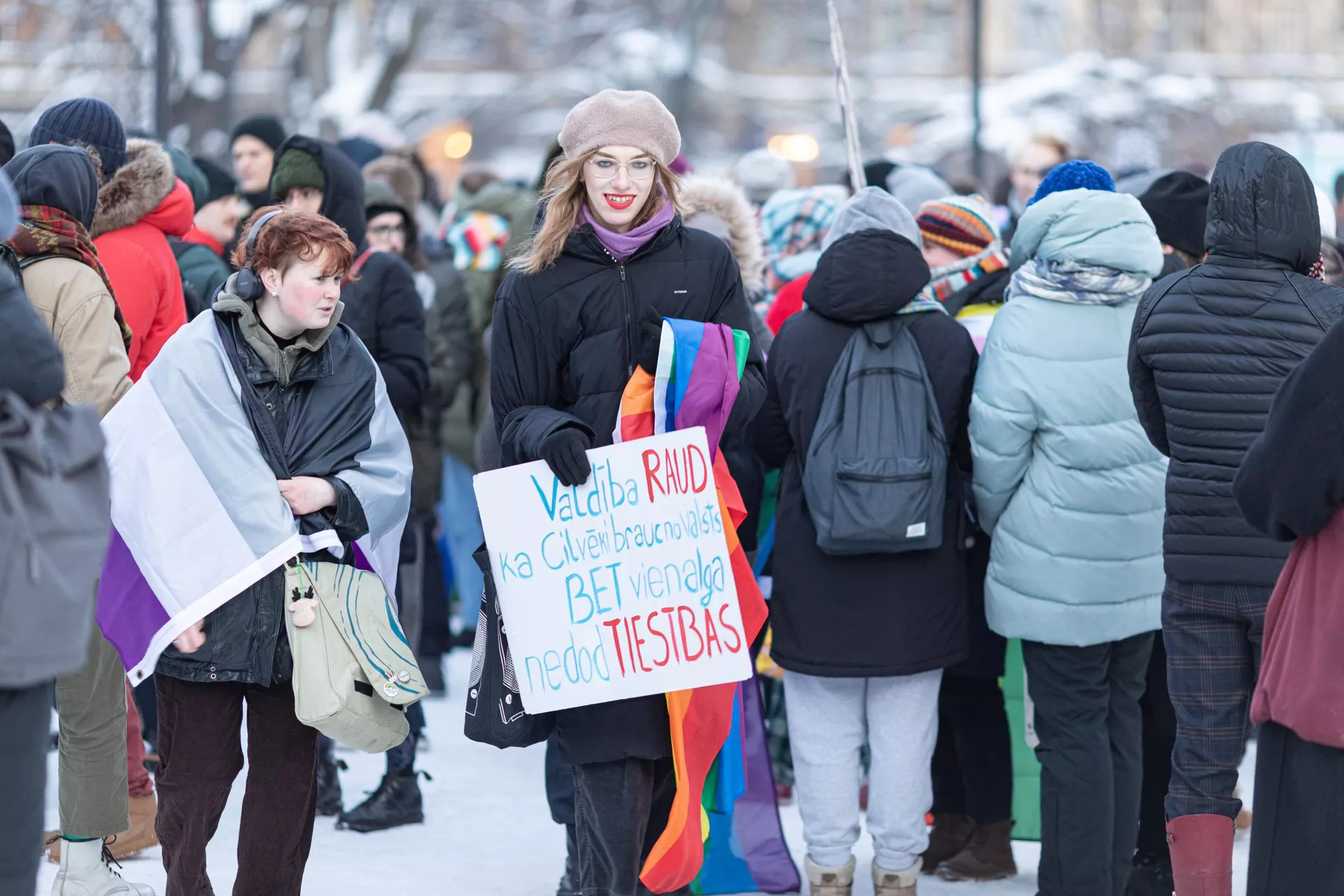 У Сейма Латвии прошел пикет в защиту однополых семей, 15 декабря 2022 года - Sputnik Латвия, 1920, 15.12.2022