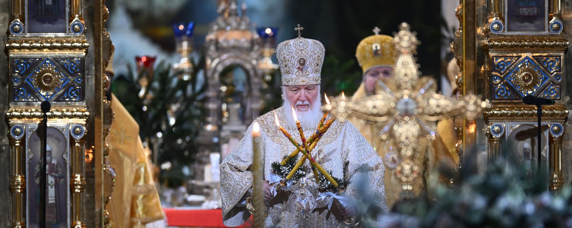 Патриарх Московский и всея Руси Кирилл во время Рождественского богослужения в храме Христа Спасителя в Москве - Sputnik Латвия, 1920, 20.05.2025