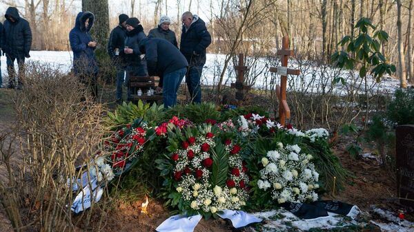В Лиелварде похоронили бабушку шеф-редактора Sputnik Литва Марата Касема - Sputnik Латвия
