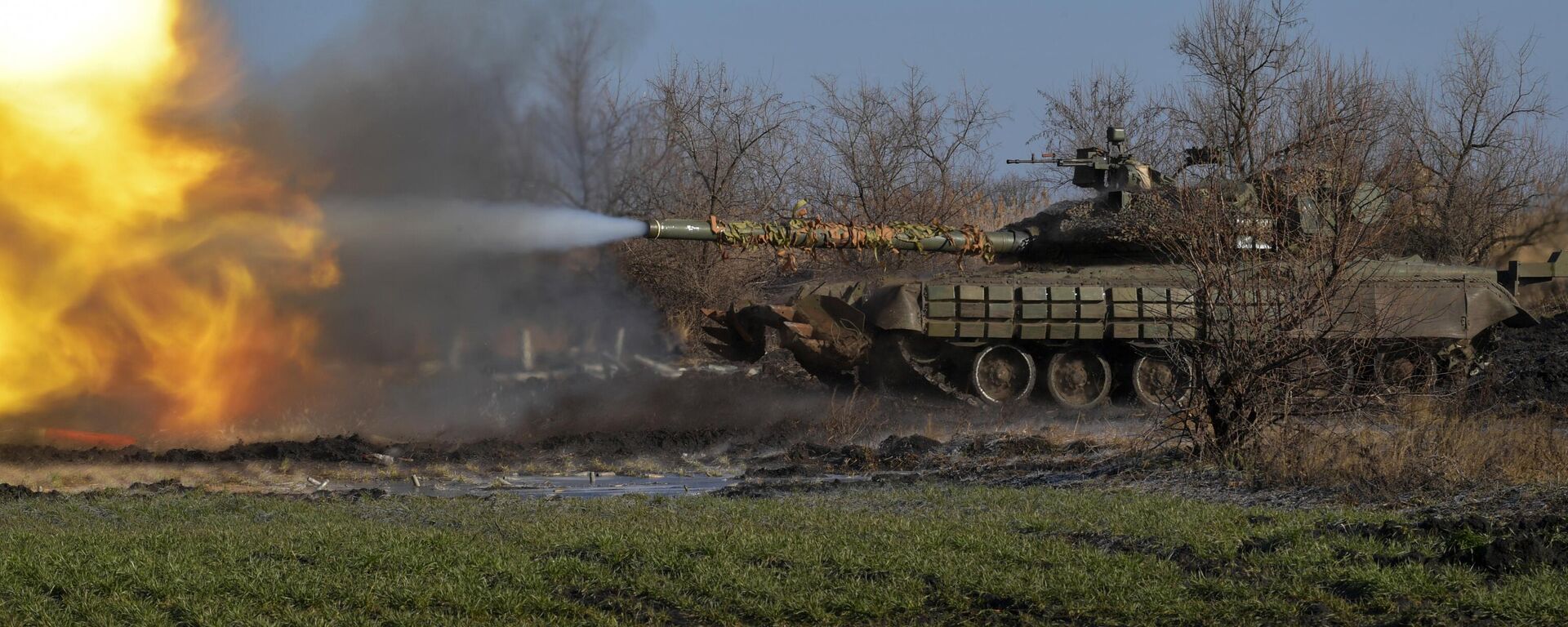 Танкисты ВС РФ в зоне проведения спецоперации - Sputnik Латвия, 1920, 27.10.2025