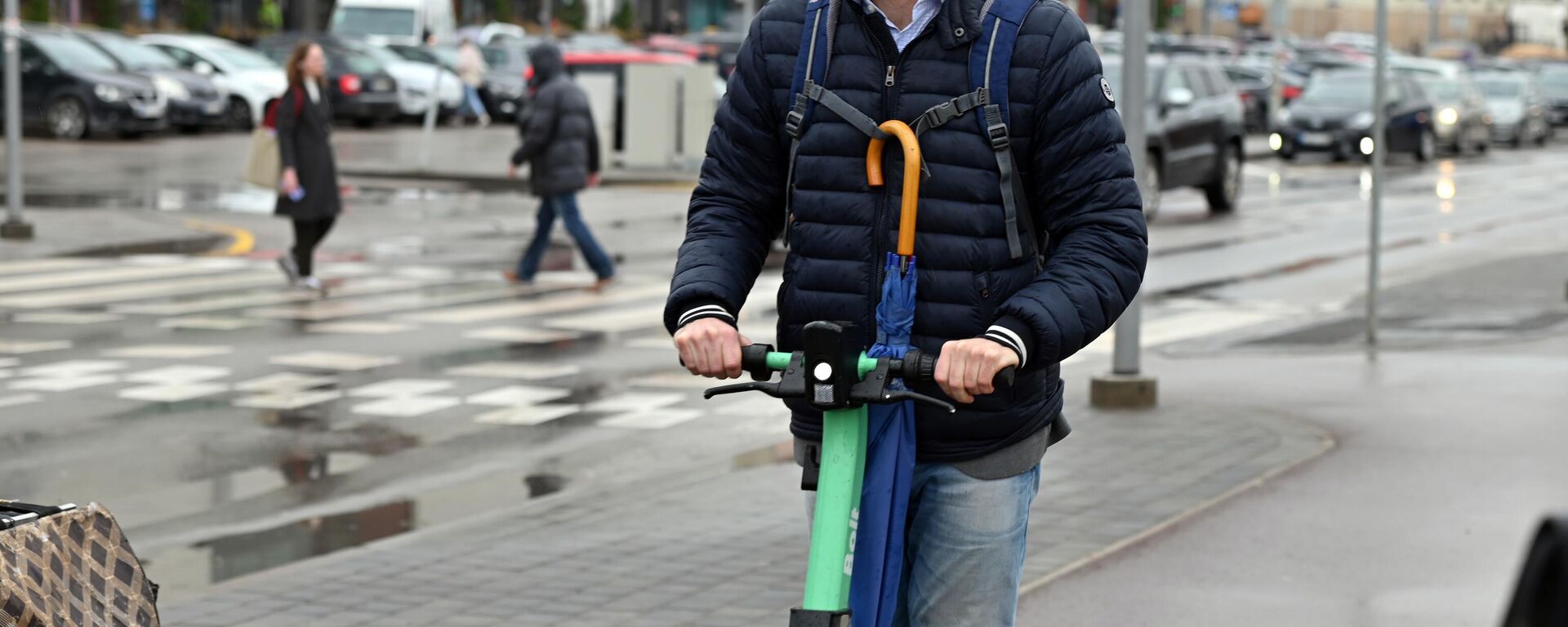 Пресс-конференция, посвященная безопасному движению на электрических самокатах - Sputnik Латвия, 1920, 22.03.2024