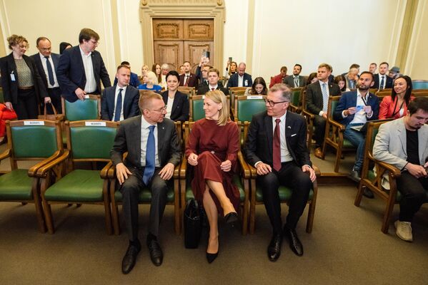 Кандидаты на пост президента: Эдгарс Ринкевичс, Элина Пинто и Улдис Пиленс (слева - направо). - Sputnik Латвия