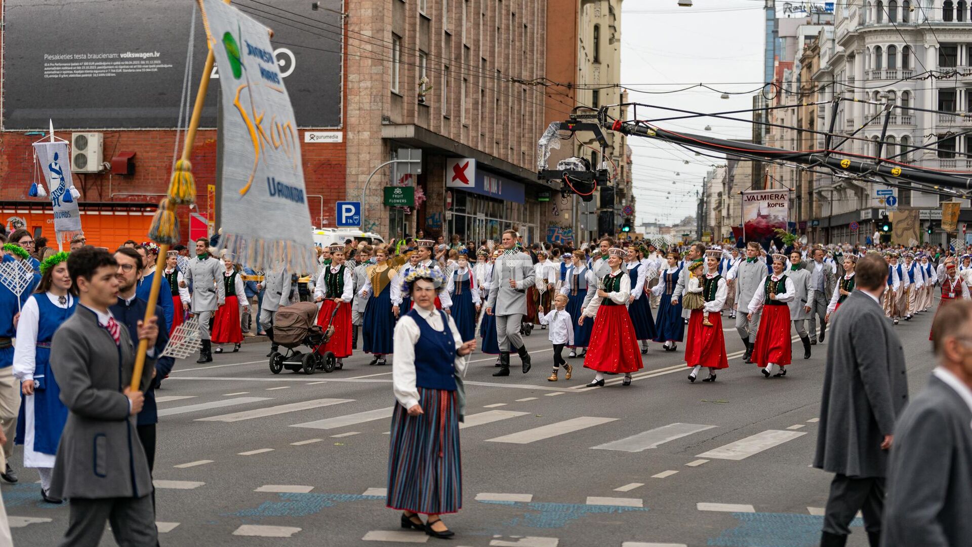 Традиционное шествие участников Праздника песни и танца в Риге - Sputnik Латвия, 1920, 09.07.2023