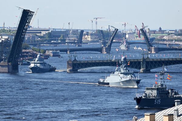 Празднование Дня ВМФ в Санкт-Петербурге - Sputnik Латвия