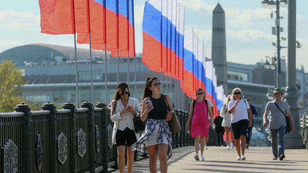 Праздничное оформление Москвы ко Дню флага России  - Sputnik Латвия