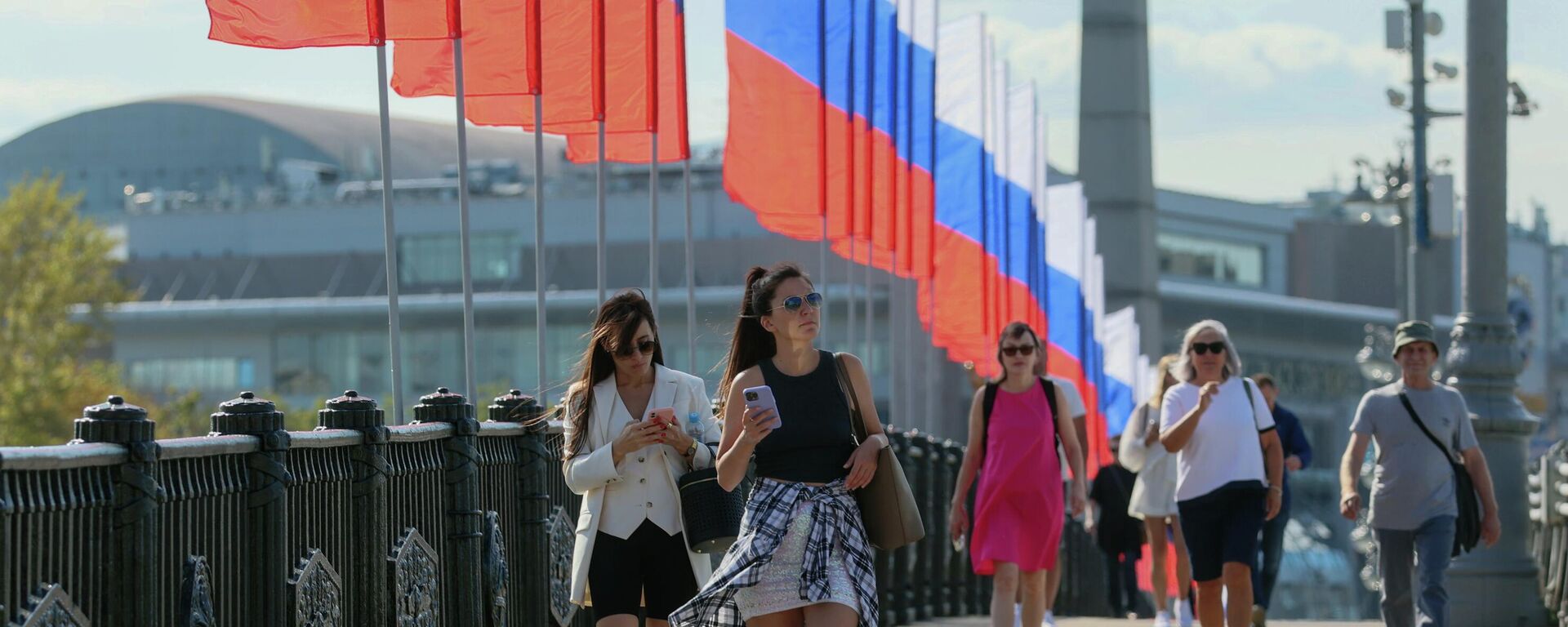 Праздничное оформление Москвы ко Дню флага России Праздничное оформление Москвы ко Дню флага России - Sputnik Латвия, 1920, 19.10.2025