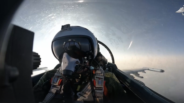 Боевая работа Су-35С на Херсонском направлении - Sputnik Латвия