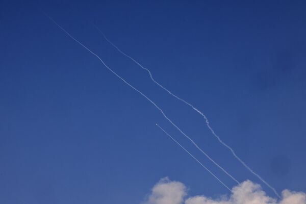 Залп ракет в сторону Израиля из Рафаха - Sputnik Латвия
