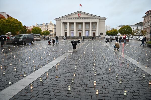 В пятницу, 20 октября, на Кафедральной площади Вильнюса прошла акция в поддержку жителей Израиля. - Sputnik Латвия