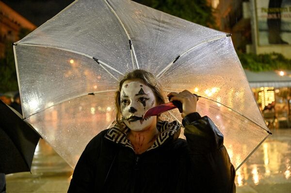 Не смогли отказать себе в праздновании Хеллоуина и  жители Косова.  - Sputnik Латвия