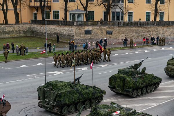 Военная техника на улицах Риги. - Sputnik Латвия