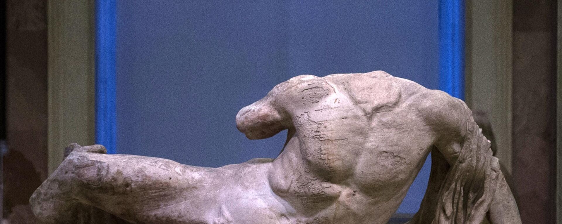 В Эрмитаже впервые выставили статую речного бога Илисса из Парфенона - Sputnik Латвия, 1920, 02.12.2023