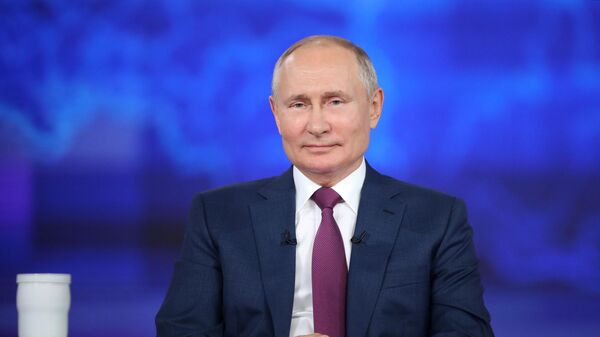 Прямая линия с президентом РФ Владимиром Путиным - Sputnik Латвия