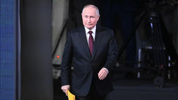 Прямая линия и большая пресс-конференция президента РФ В. Путина - Sputnik Латвия