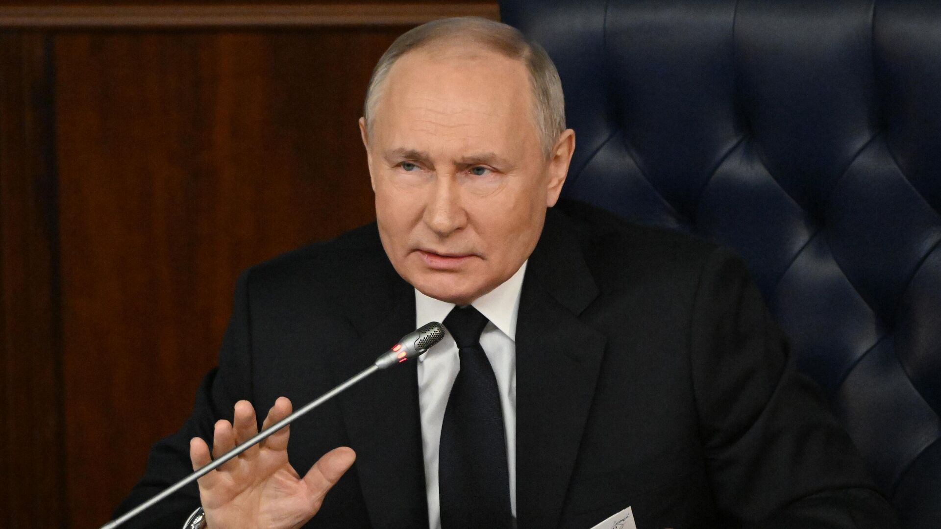Президент РФ Владимир Путин выступает на расширенном заседании коллегии Минобороны, 19 декабря 2023 - Sputnik Латвия, 1920, 19.12.2023