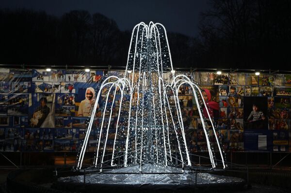 На фото: инсталляция в виде фонтана в Вильнюсе. - Sputnik Латвия