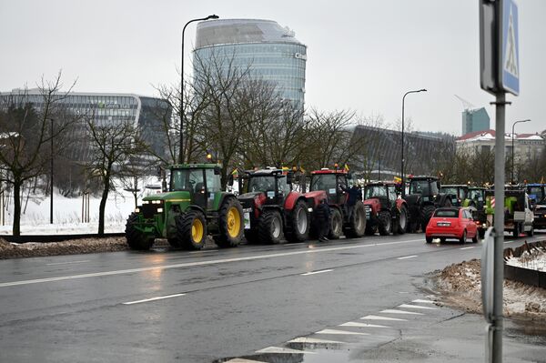 Акция протеста продлится до 26 января. Утром в пятницу фермеры начнут выезжать из Вильнюса. - Sputnik Латвия