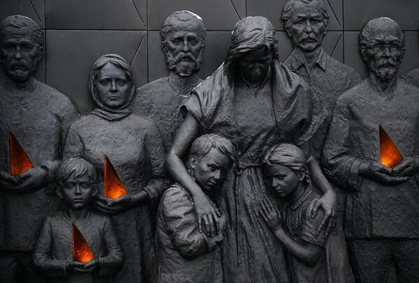 Церемония открытия мемориала в память о мирных жителях СССР – жертвах нацистского геноцида в годы Великой Отечественной войны - Sputnik Латвия