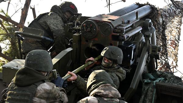 Боевая работа артиллеристов ВС РФ в зоне спецоперации - Sputnik Латвия