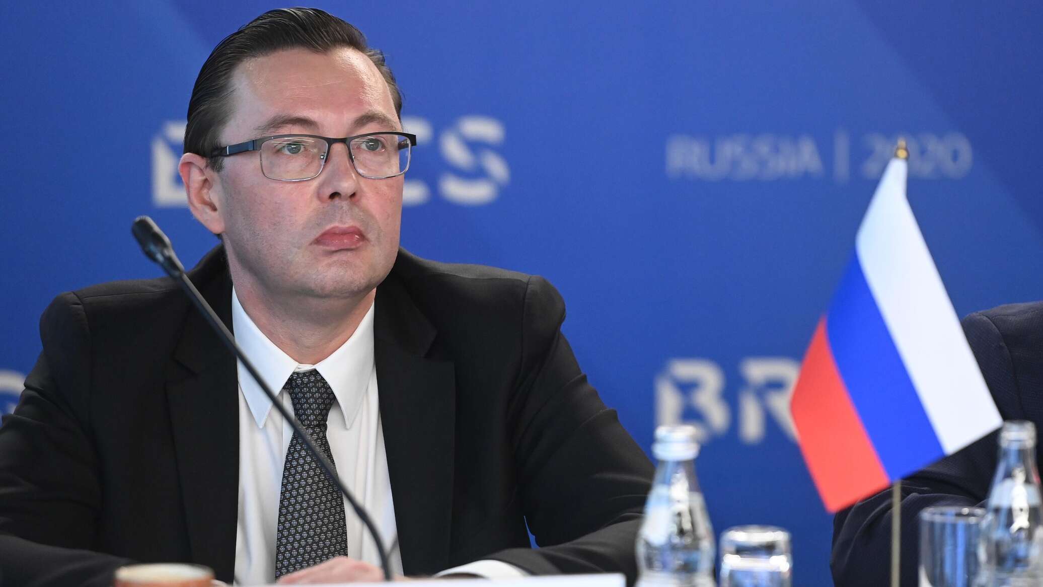 мид закрыли. здание мид в москве. мид сша, мид чехии, мид россии. мид закрыли. здание мид в москве.