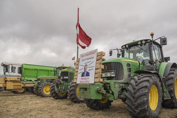 Обращение к министру земледелия Латвии: &quot;Краузе! Прекрати бойню фермеров!&quot; - Sputnik Латвия