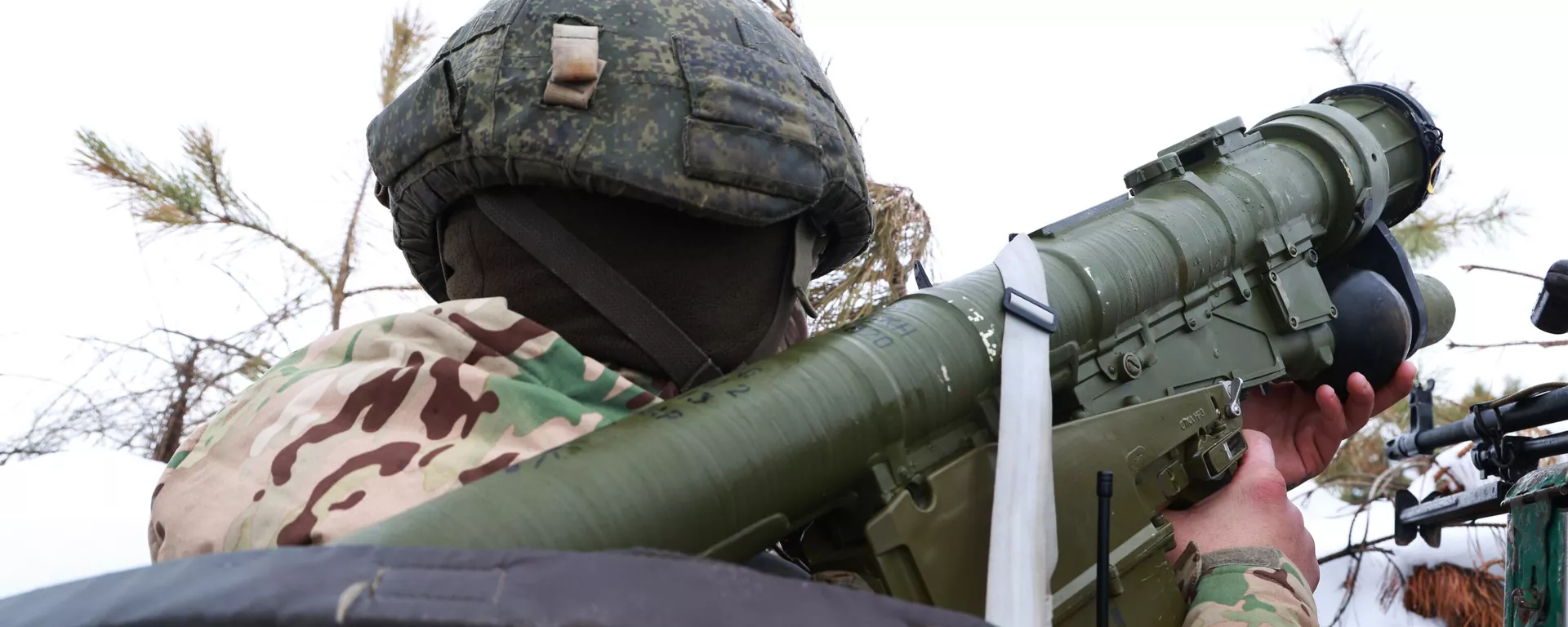 Военнослужащий ВС РФ с переносным ЗРК Верба в зоне спецоперации - Sputnik Латвия, 1920, 22.05.2024