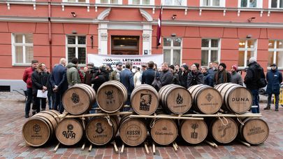 Акция протеста латвийских пивоваров у здания Сейма