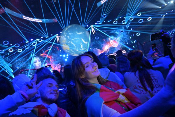 Участники церемонии открытия Всемирного фестиваля молодежи 2024. - Sputnik Латвия
