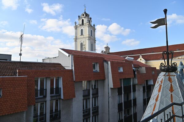 На фото: вид на улицу Пилес с номера люкс в гостинице Antagonist Art Hotel. - Sputnik Латвия