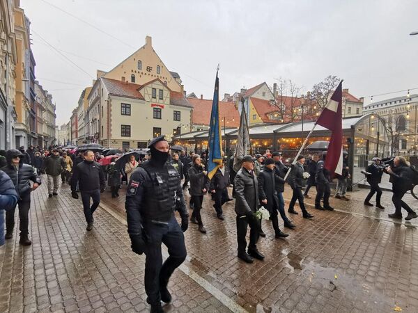 Каждый год 16 марта в Риге проходит шествие легионеров СС и их сторонников. - Sputnik Латвия