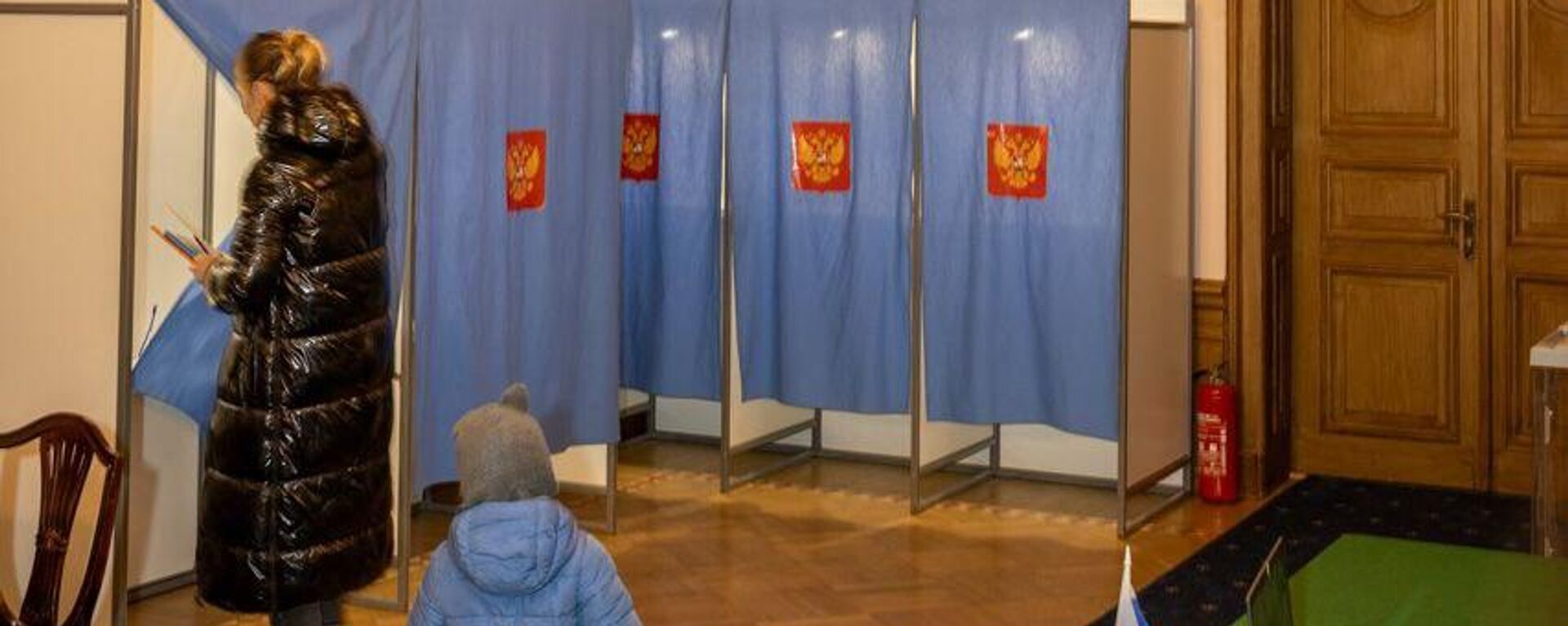 Голосование в Риге на выборах президента России - Sputnik Латвия, 1920, 17.03.2024