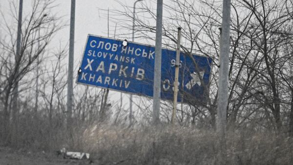 Военные инженеры группировки войск Центр продолжают разминирование освобожденных населенных пунктов от войск ВСУ в зоне СВО - Sputnik Латвия